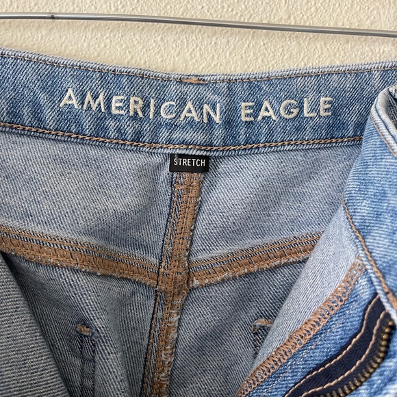 AMERICAN EAGLE HIGH WAISTED DISTRESSED CURVY MOM JEAN - Picture 3 of 5